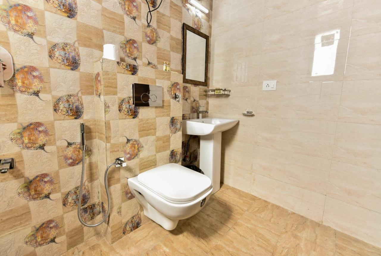 Rbm Residency Hotel Gurgaon Bagian luar foto